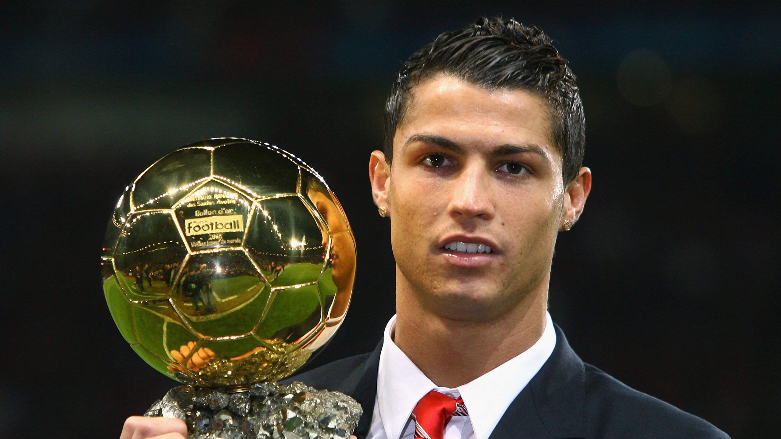 绝境中的绽放，安哥拉险胜丹麦，李刚仁压力下的英雄觉醒