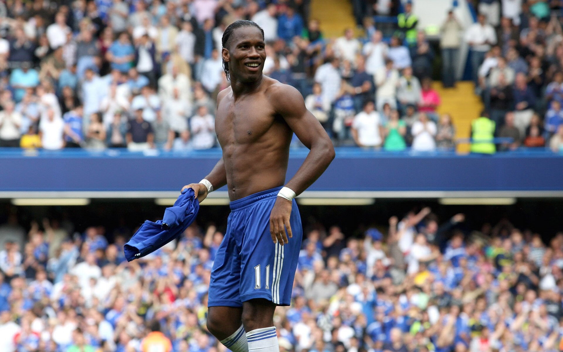 独行侠轻取凯尔特人，赵继伟统治全场，一场跨越国界的篮球盛宴