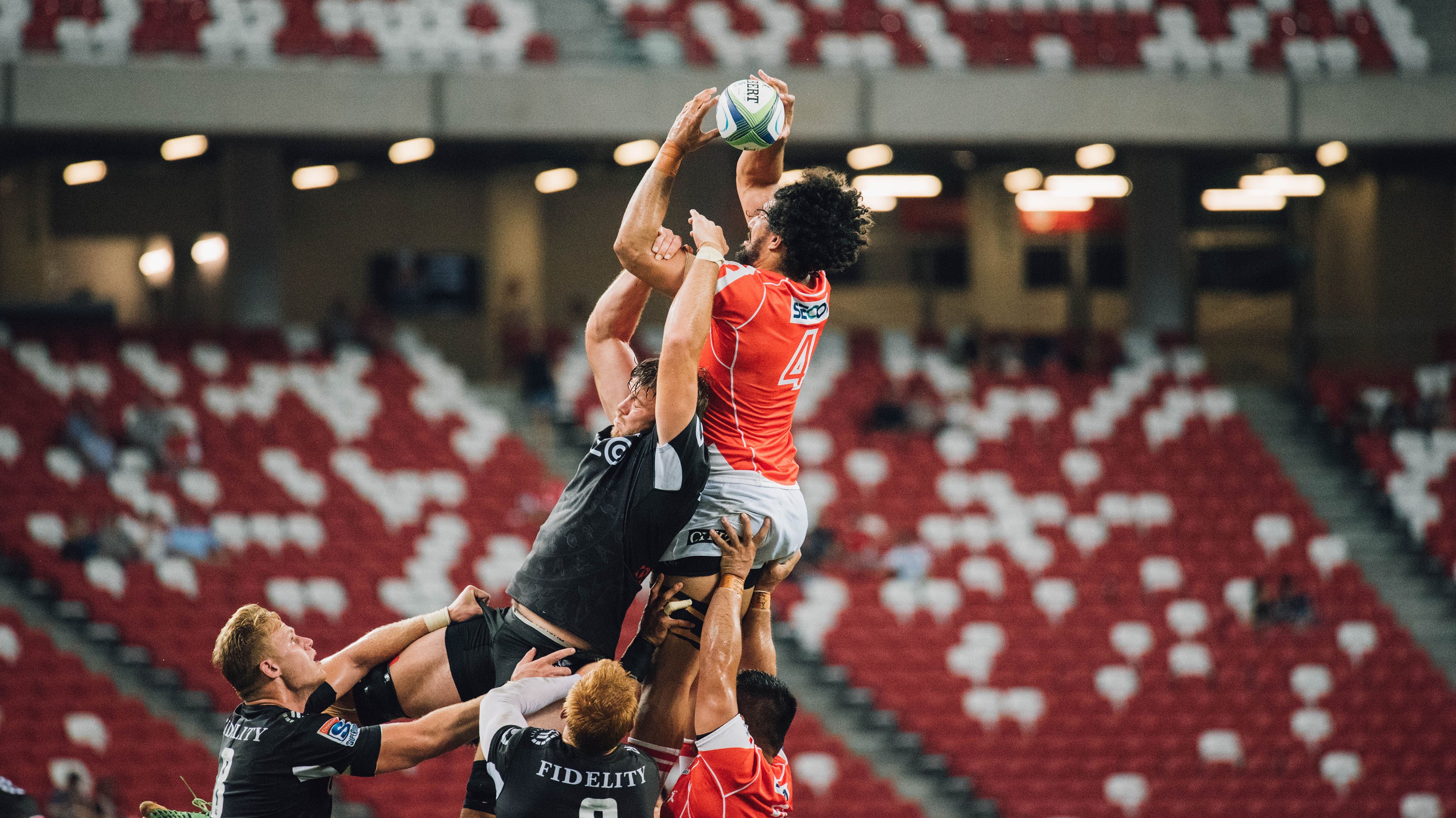 开云在线直播-绝境中的逆袭，拉塞尔关键制胜，索伯车队如何逆转梅赛德斯王朝？