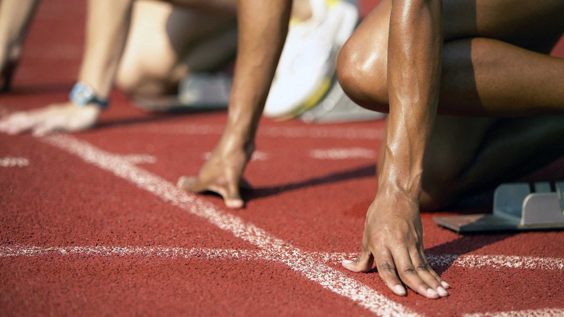 绿茵场与乒乓台的双重奏，德国力克英格兰，樊振东关键制胜的竞技哲学